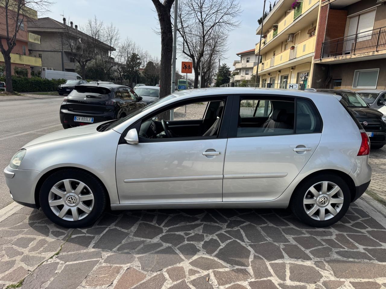 Volkswagen Golf 2.0 16V TDI 5p. Sportline