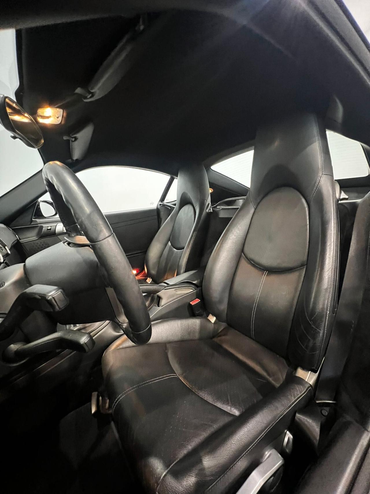 Porsche Cayman i 987 2.7