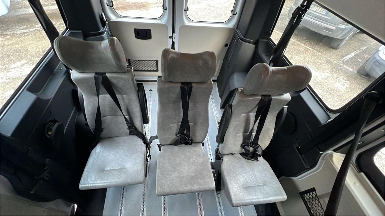 Minibus 9 posti per disabili usato Fiat Ducato 290