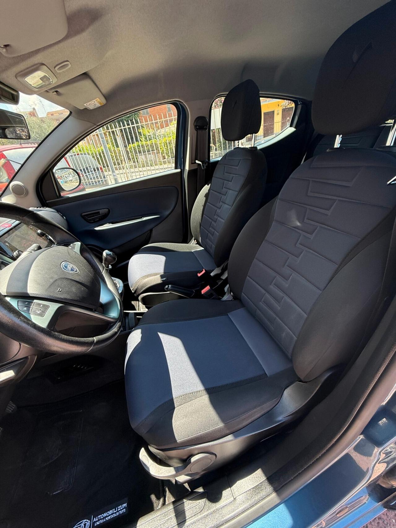 Lancia Ypsilon Hybrid 70cv *CARPLAY