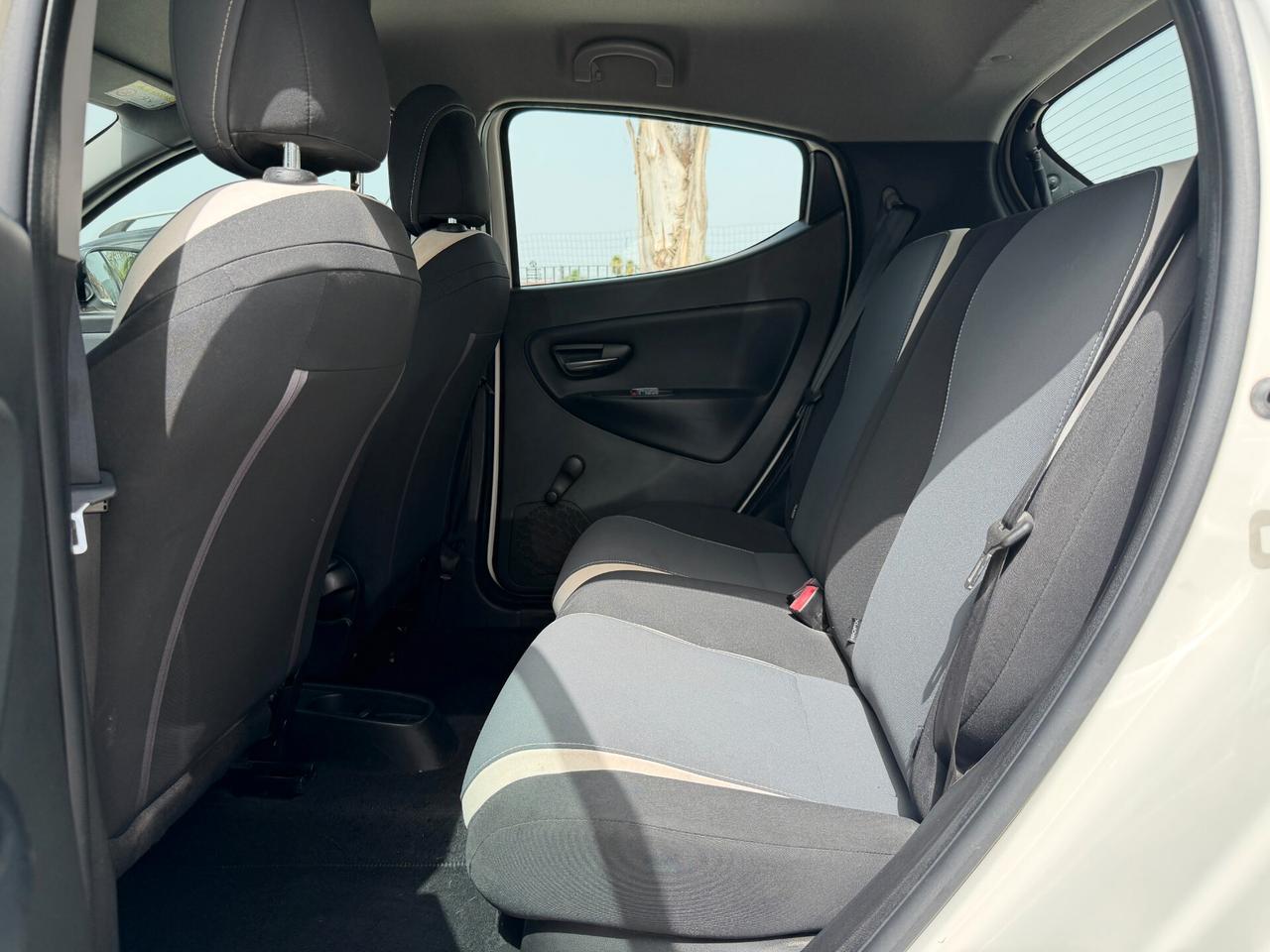 LANCIA YPSILON 2015 1.2 BENZINA 69 CV