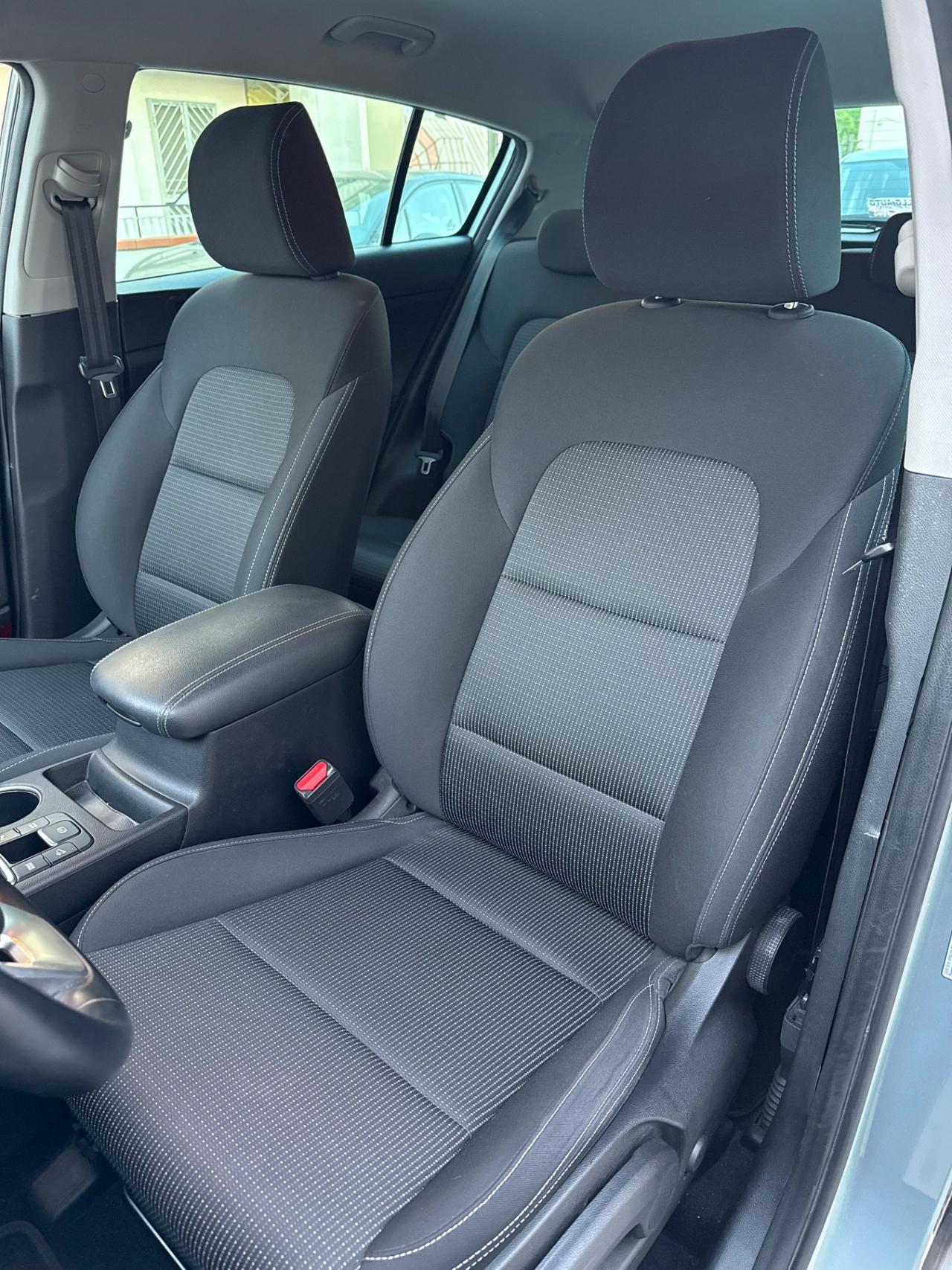 Kia Sportage 1.6 Ibrida Gt Line Automatica 136 Cv