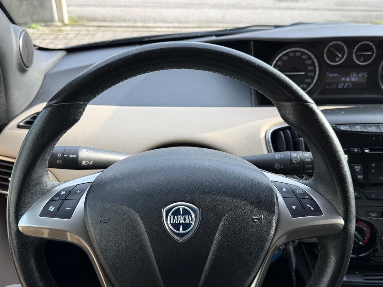 Lancia Ypsilon 1.2 69 CV 5 porte GPL Ecochic Gold