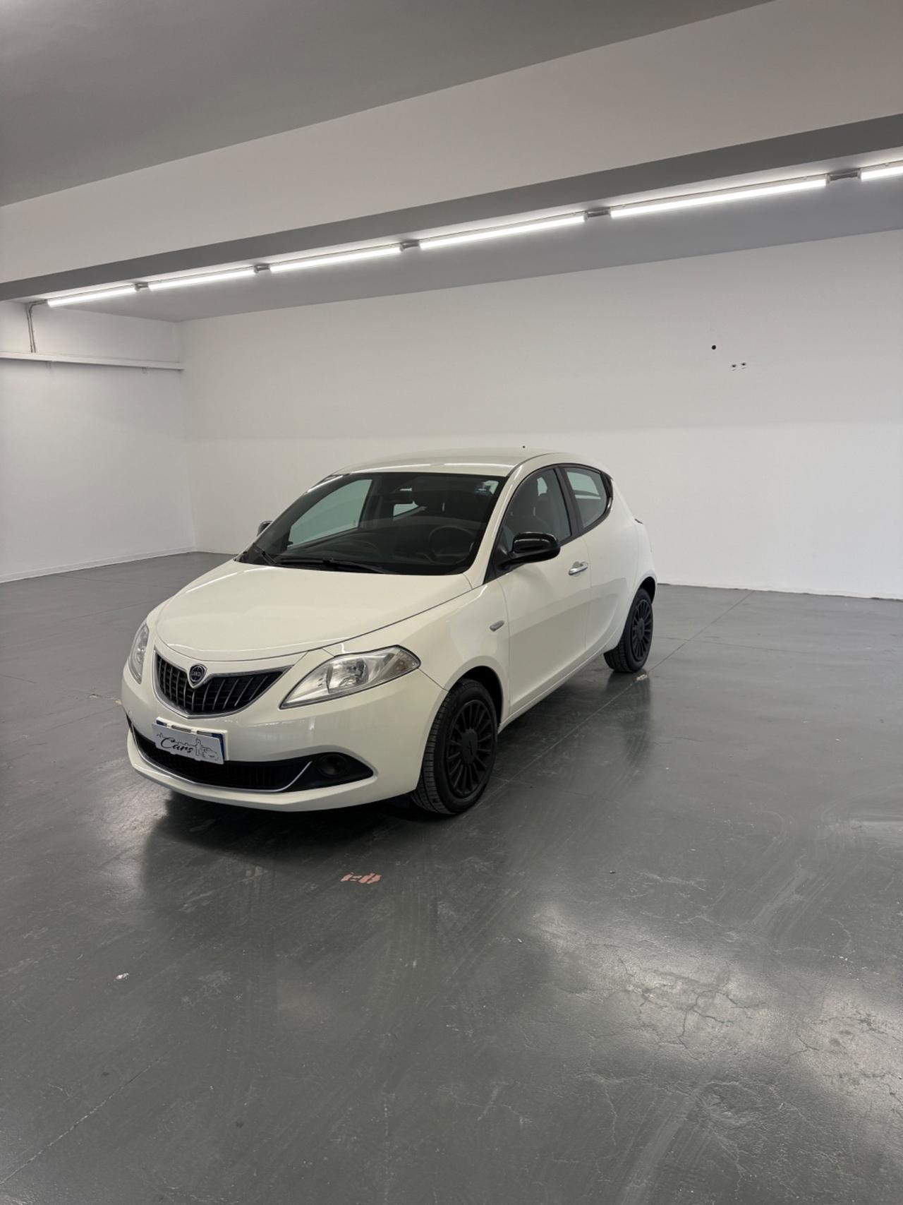 Lancia Ypsilon 1.0 FireFly 5 porte S&S Hybrid Ecochic Gold