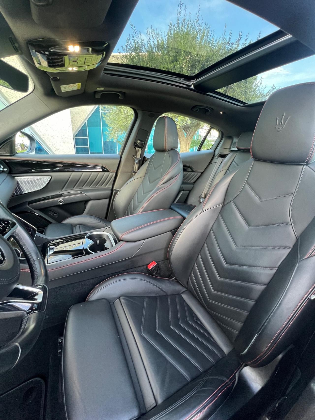 Maserati Grecale 2.0Modena 330cv possibilità noleggio no scoring