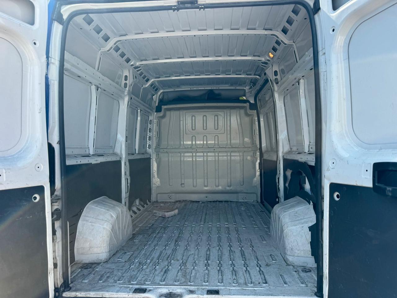 Peugeot Boxer 2.2HDi 140cv L2H2