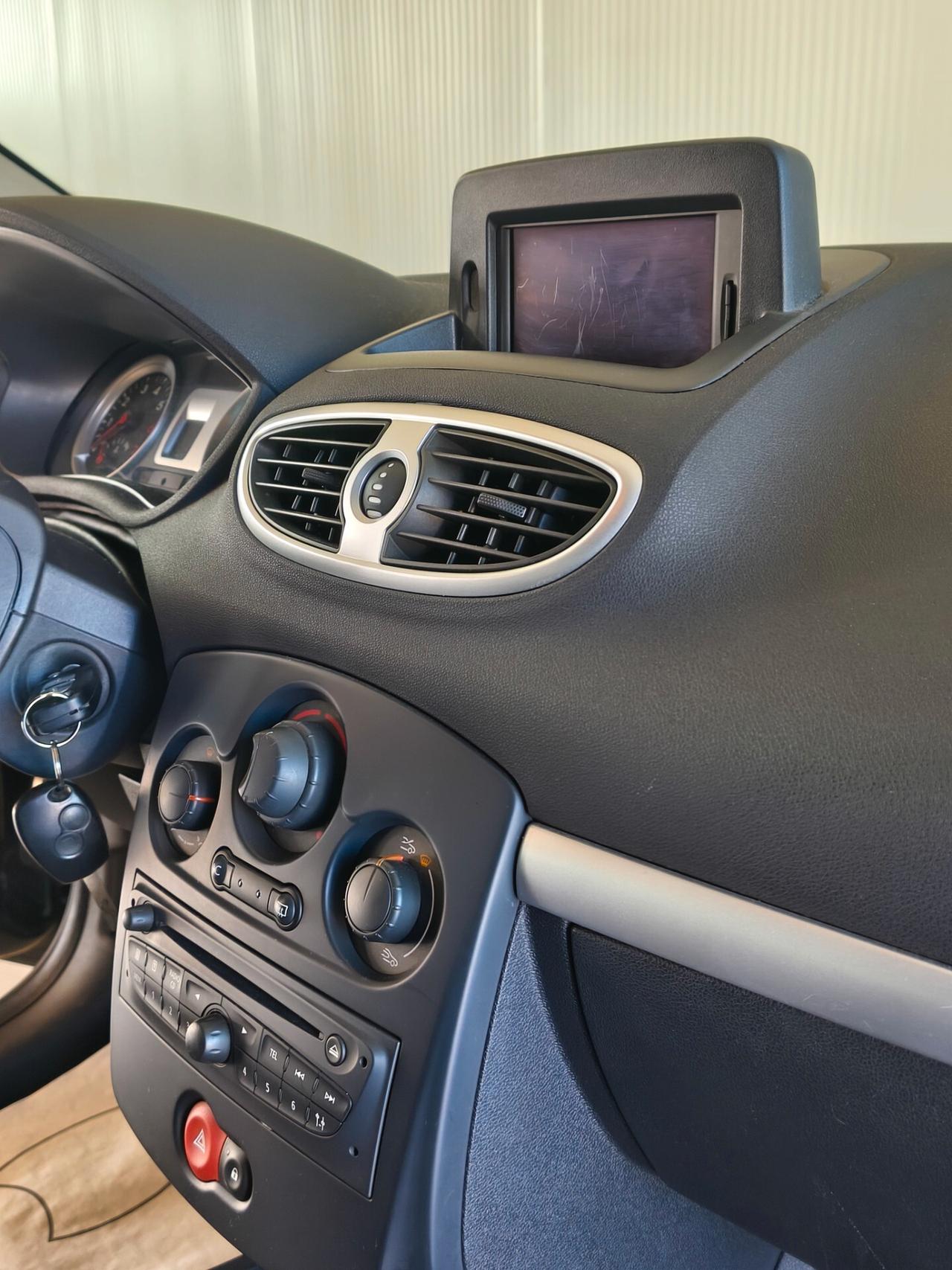 Renault Clio 1.2 16V 5 porte Dynamique