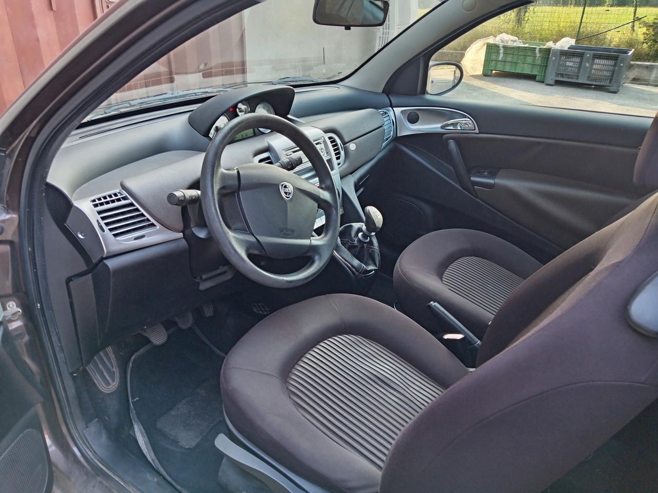 Lancia Ypsilon 1.2 Platino