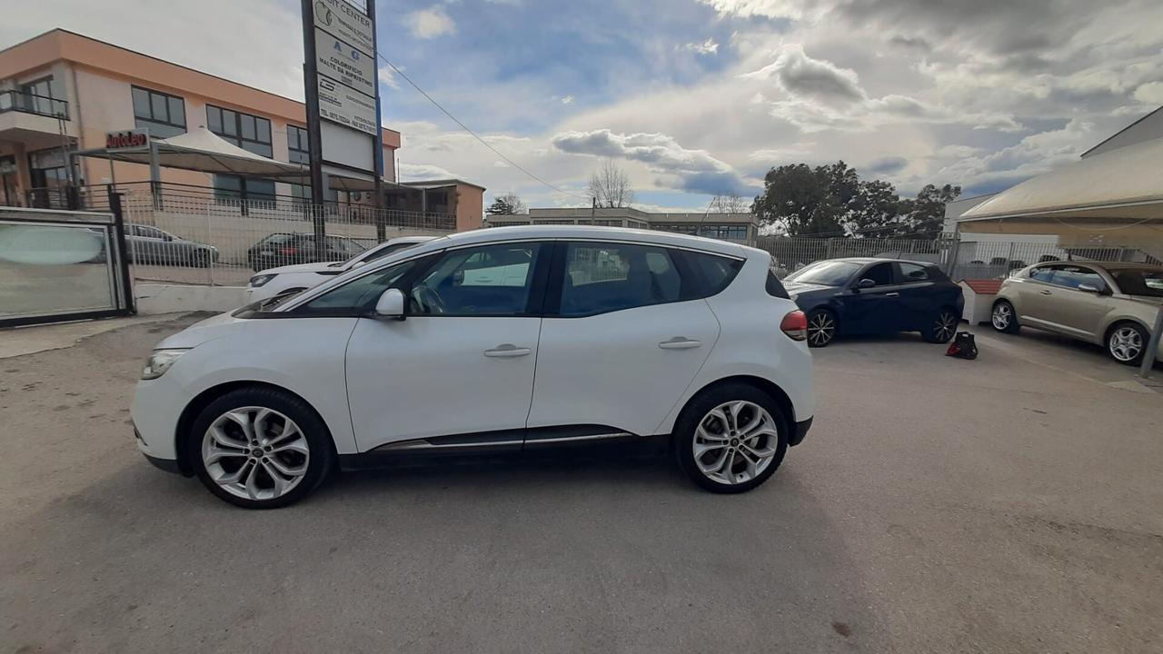 Renault Grand Scenic dCi 8V 110 CV EDC Energy Intens