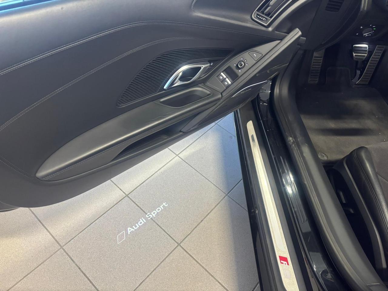Audi R8 Spyder V10 RWD S tronic