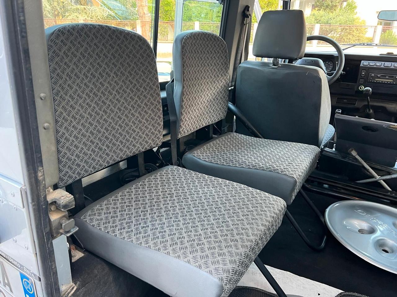 LAND ROVER DEFENDER 90 2.5 Td5 STATION WEGON E 6 posti