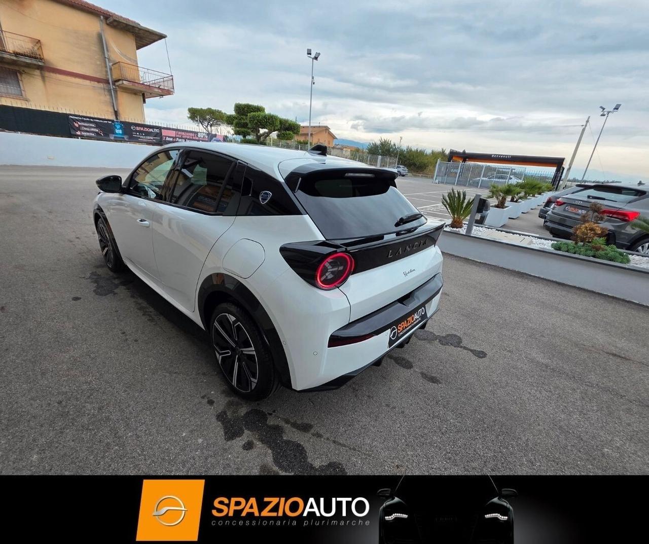 Lancia Ypsilon Hybrid e-DCT *HF LINE* FULL