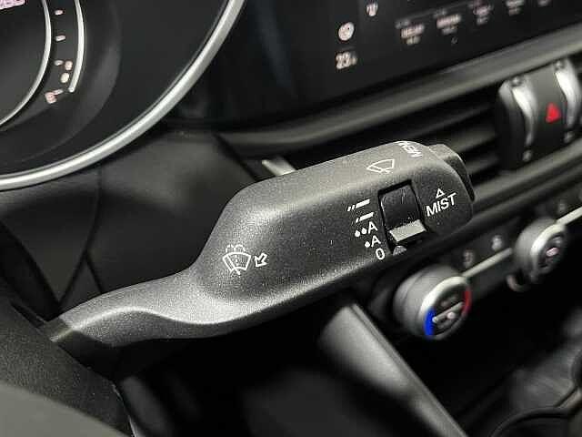 Alfa Romeo Giulia 2.0 Turbo 200 CV AT8 Business