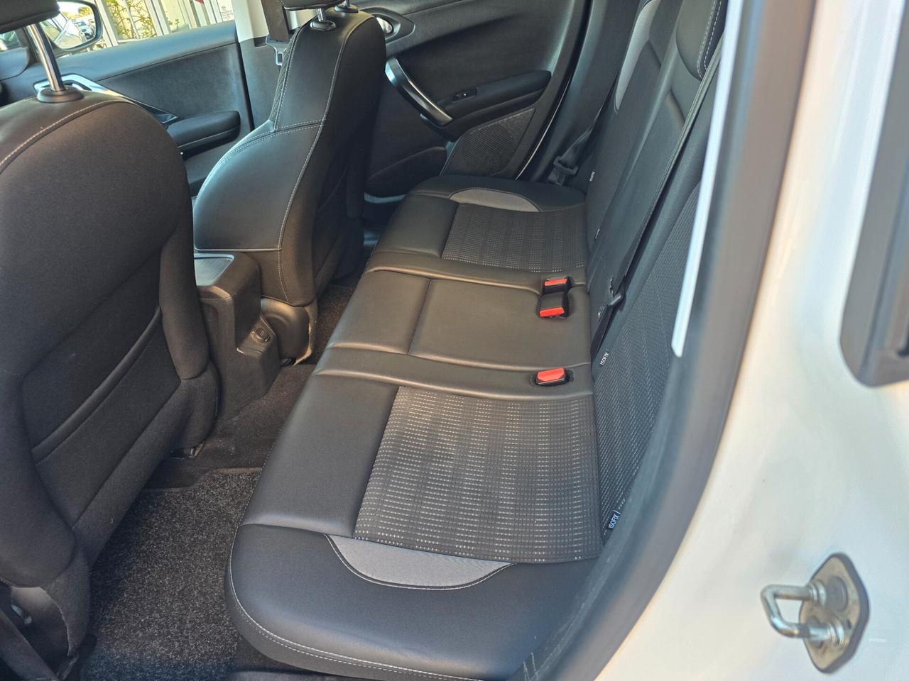 Peugeot 2008 BlueHDi 100 Allure