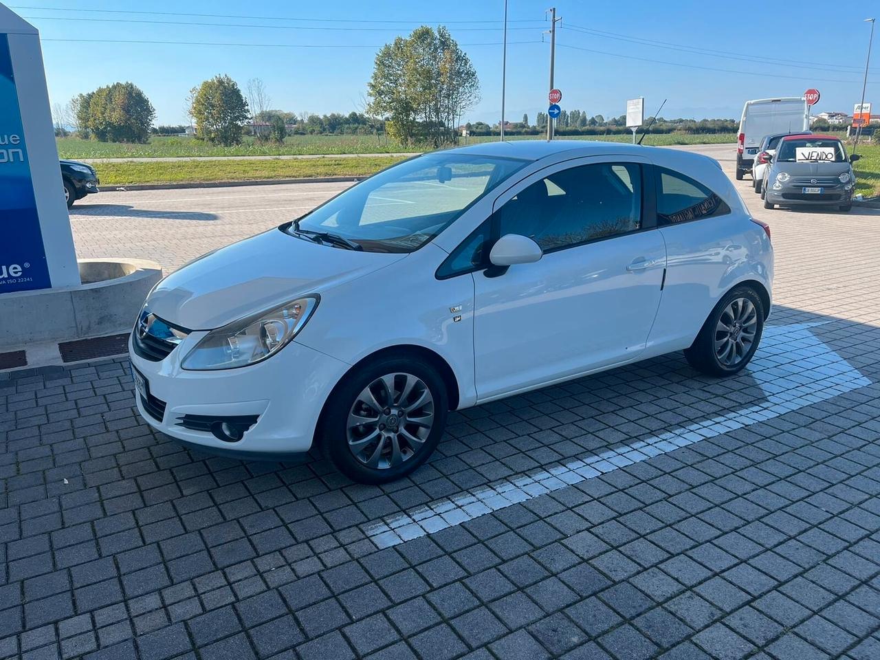 Opel Corsa 1.2 80CV 3 porte GPL-TECH Edition