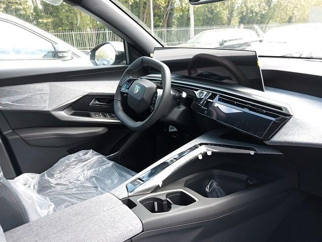 Peugeot 3008 Hybrid 145 e-DCS6 Allure Business
