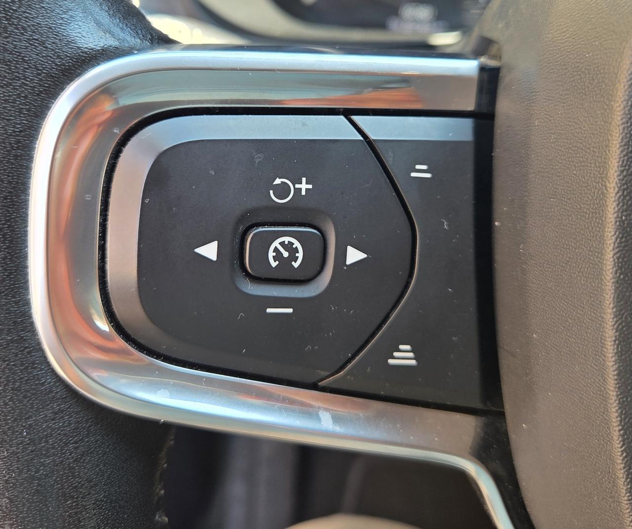 Volvo XC40 D3 AWD AUTOM. FULL KM 107000 BEN TENUTA
