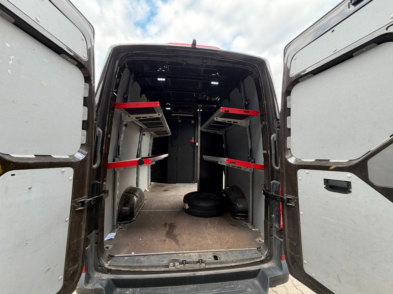 Volkswagen Crafter 2.0 tdi 140 cv ! CARROZZERIA DA RIPRISTINARE !