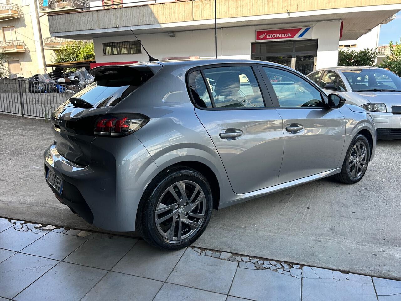 Peugeot 208 PureTech 75 “ PARI AL NUOVO 40.000 KM”