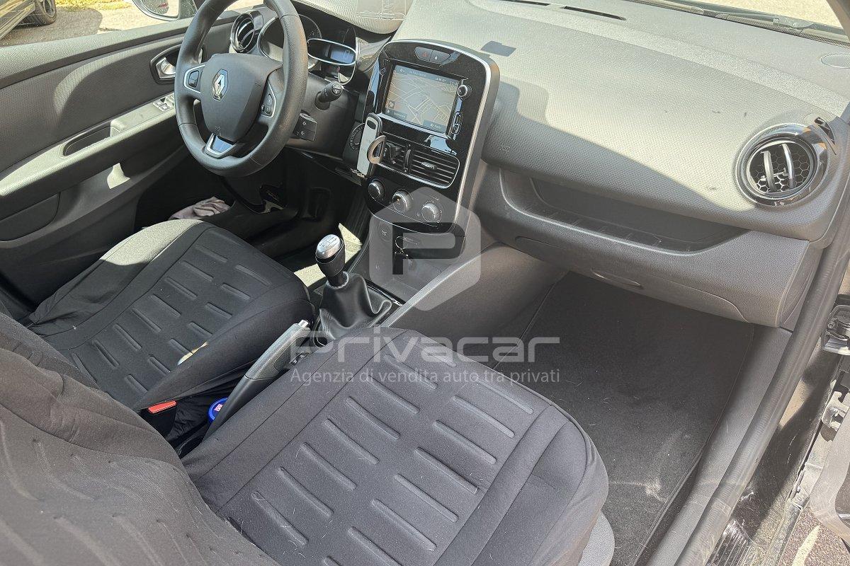 RENAULT Clio TCe 12V 90 CV 5 porte Moschino Intens
