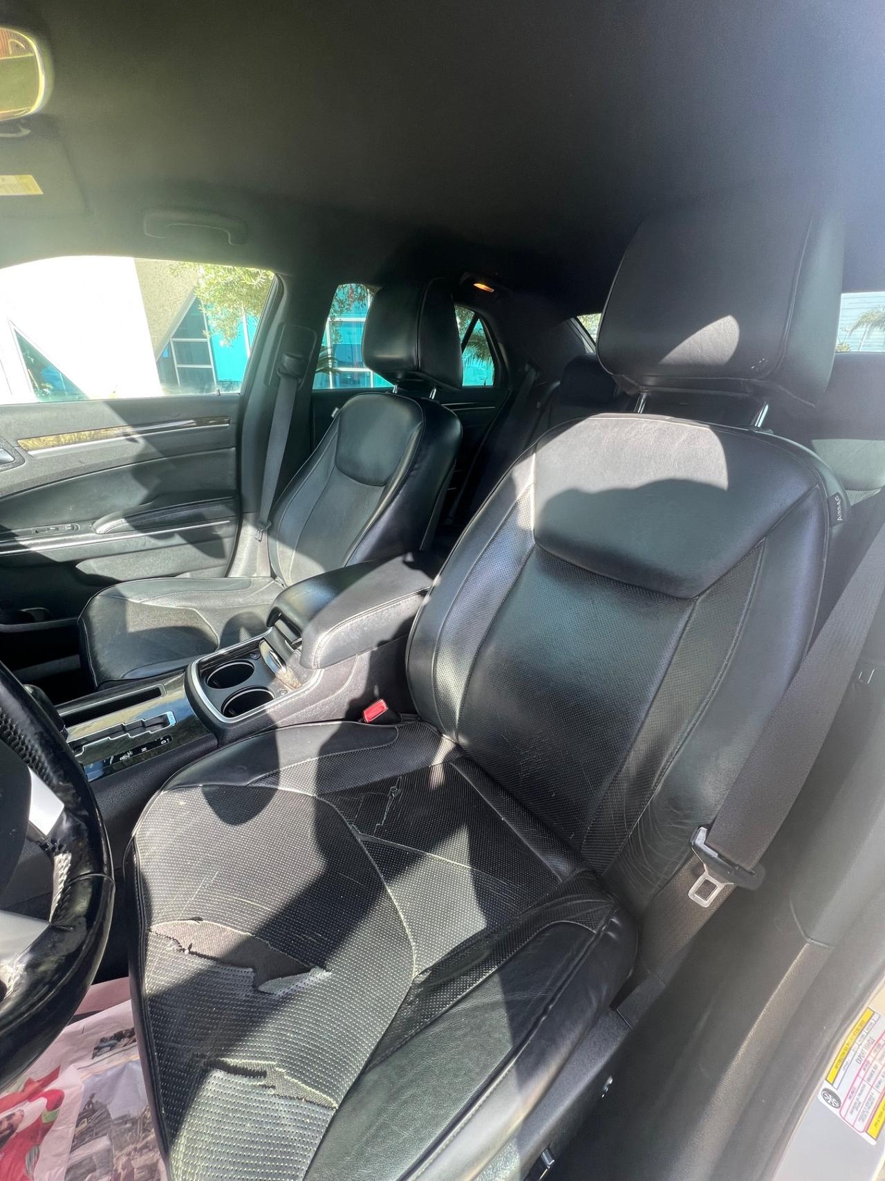 Lancia Thema 3.0 v6 Offerta riservata ad operatori del settore