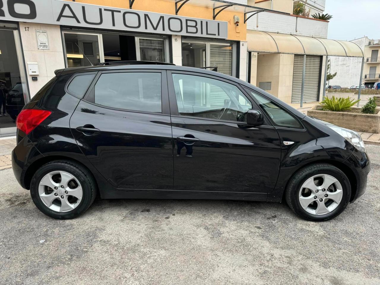 KIA VENGA 1.4 HDI 90 CV. TETTO APRIB. SENSORI CERCHI IN LEGA