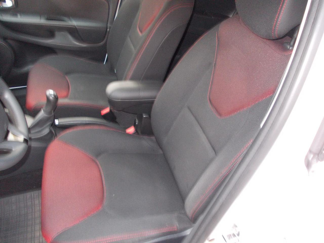 Renault Clio 1.2 SPORT16V-73CV 5 p.KM95602-SI NEOPATENTATI