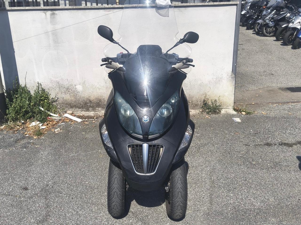 Piaggio MP3 400