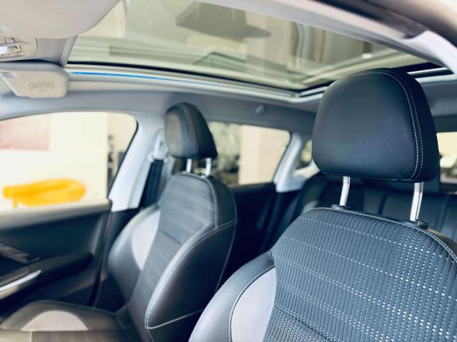 Peugeot 2008 1.6 e-hdi 8v Allure Pano