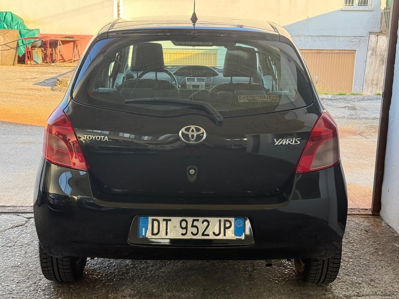 Toyota Yaris 1.0 5 porte Sol ok neopatentati