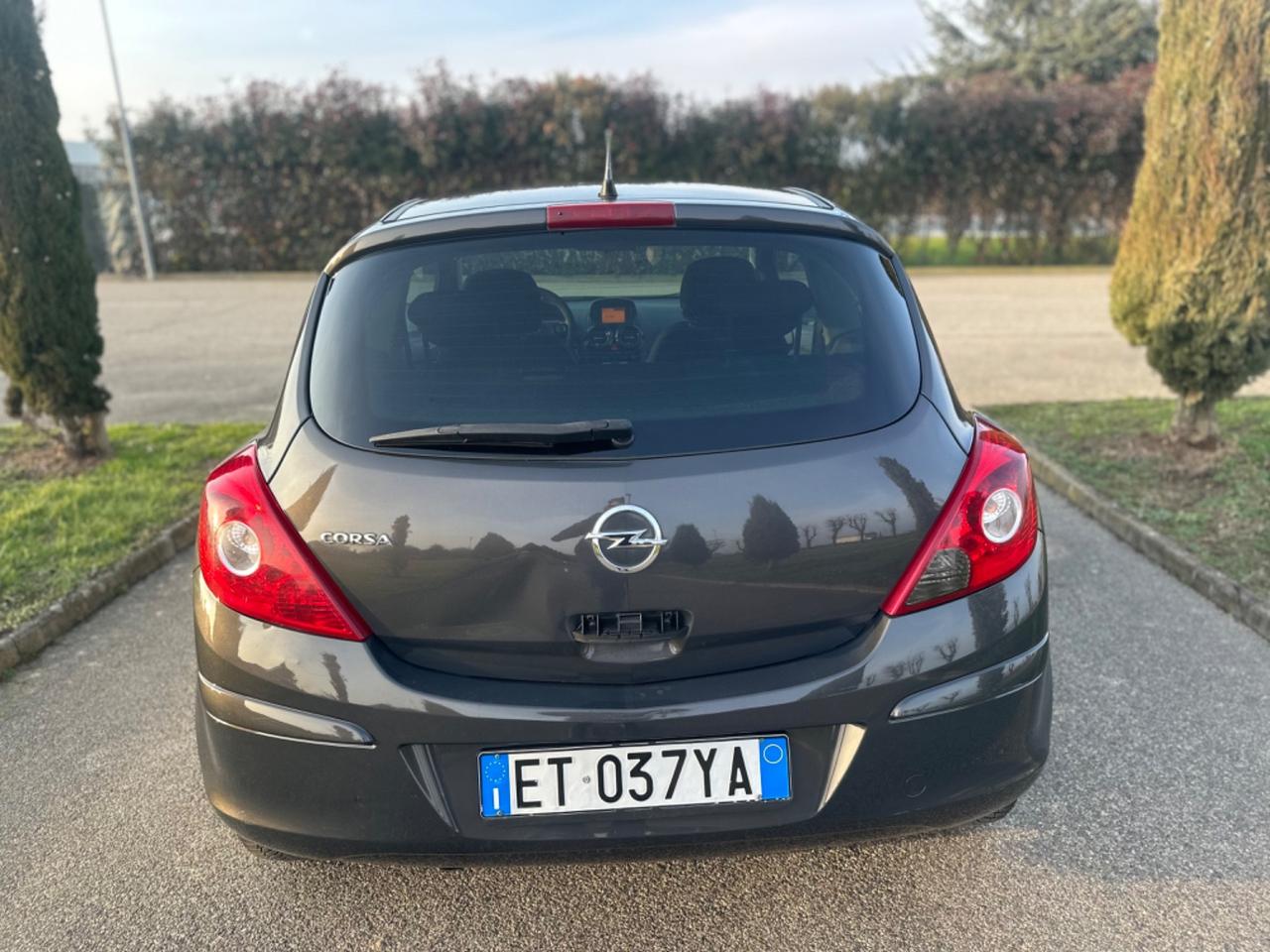 Opel Corsa 1.2 85CV 3 porte GPL-TECH b-color
