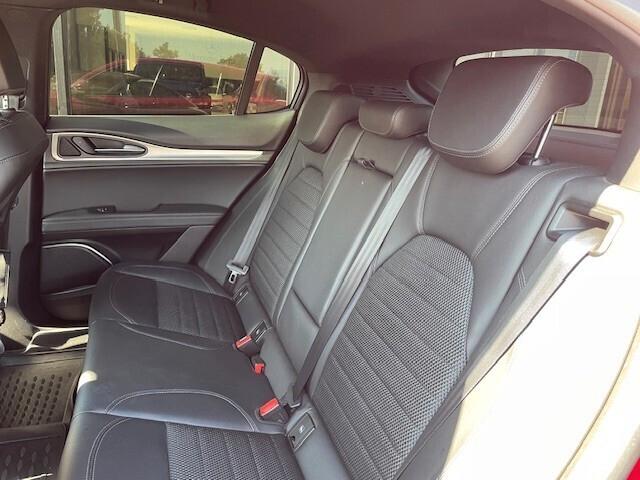 Alfa Romeo Stelvio 2.2 Turbodiesel 160 CV AT8 RWD Sprint