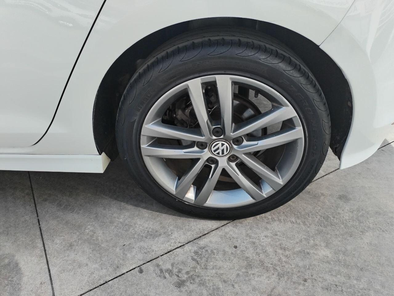 Volkswagen Golf 1.6 TDI 110 CV 5p. R-Line -App Connect-