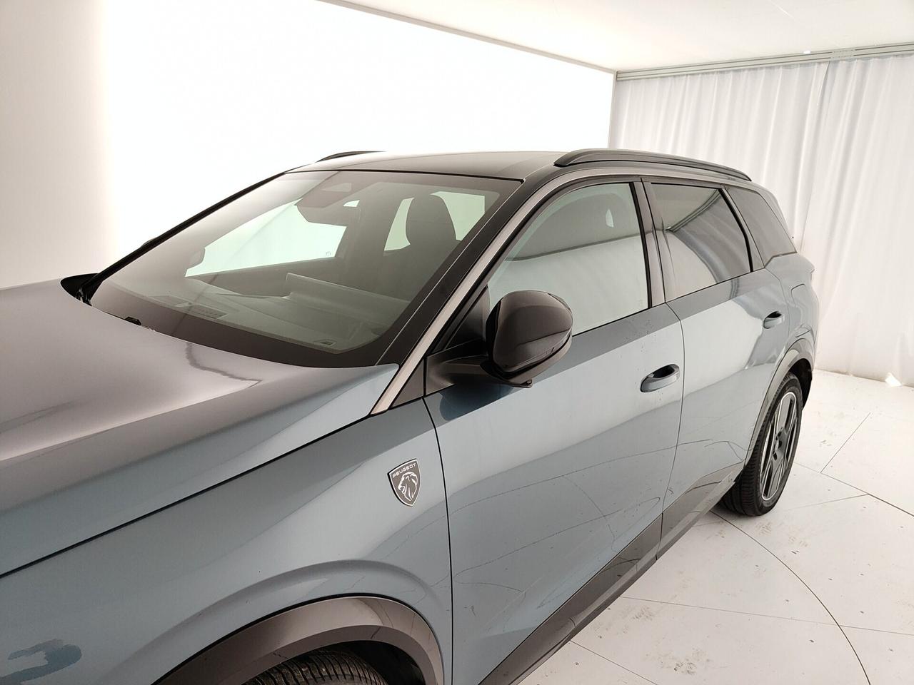 Peugeot 5008 motore elettrico (73kWh) 210 CV GT