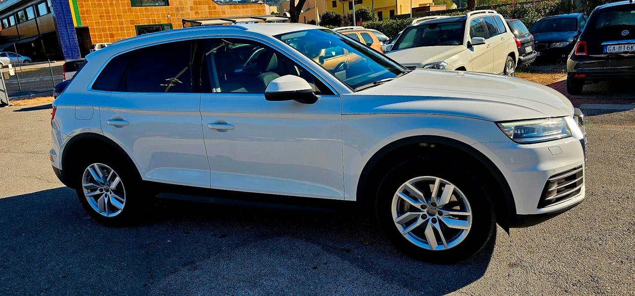 Audi Q5 2.0 TDI quattro S tronic Business Sport