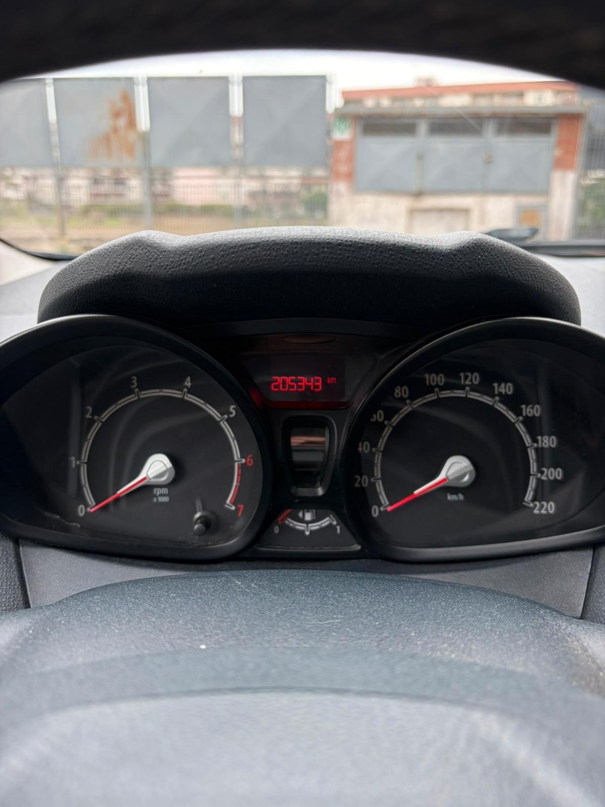 Ford Fiesta 1.2 BENZ/GPL