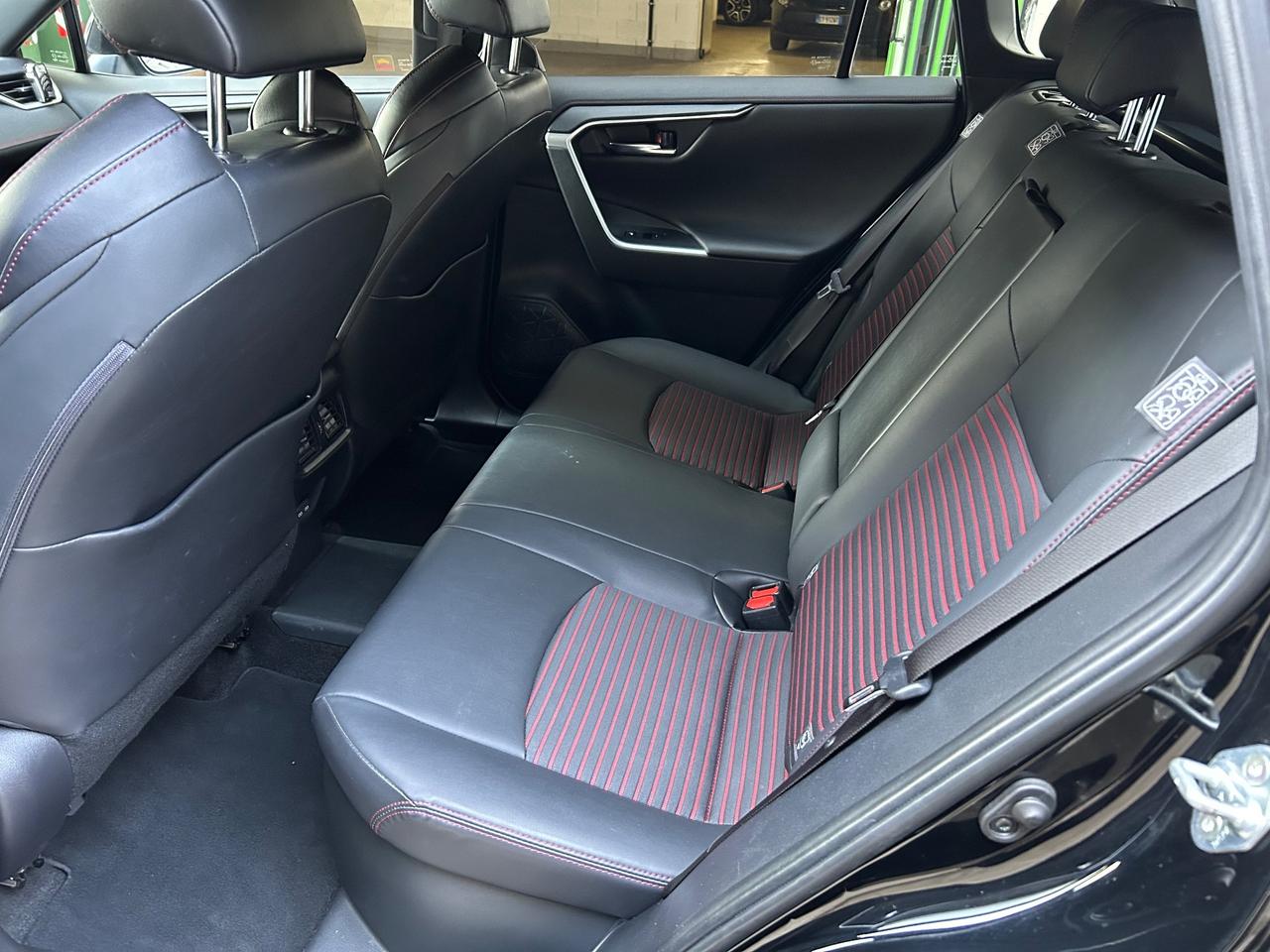 Suzuki Across 2.5 Plug-in Hybrid E-CVT 4WD Top
