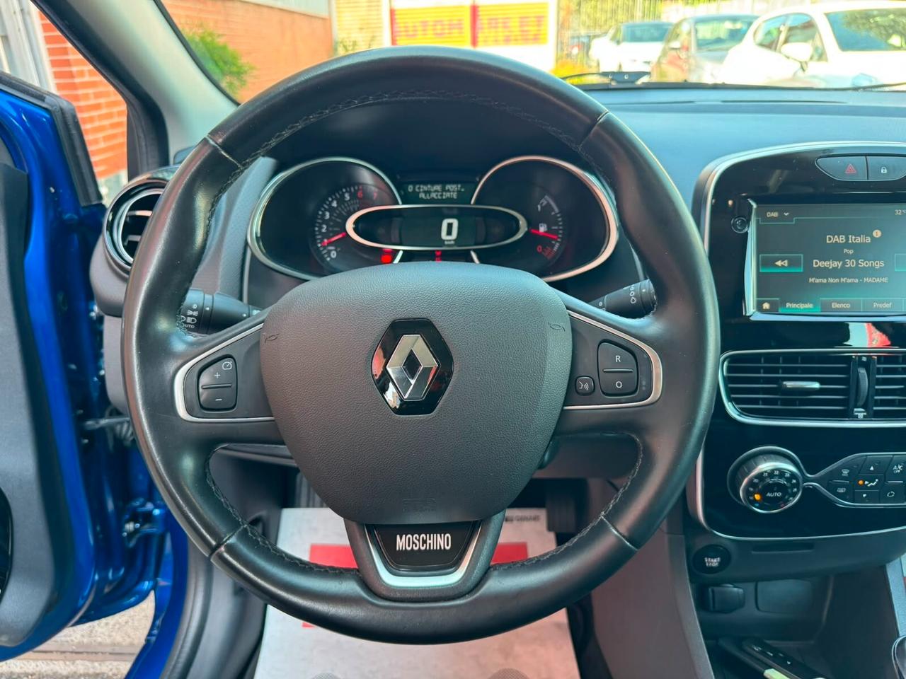 Renault Clio 0.9 TCe 90CV Moschino Intens