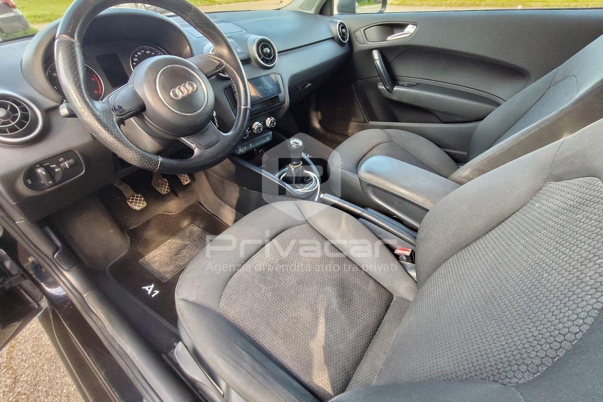 AUDI A1 1.6 TDI 105 CV Attraction