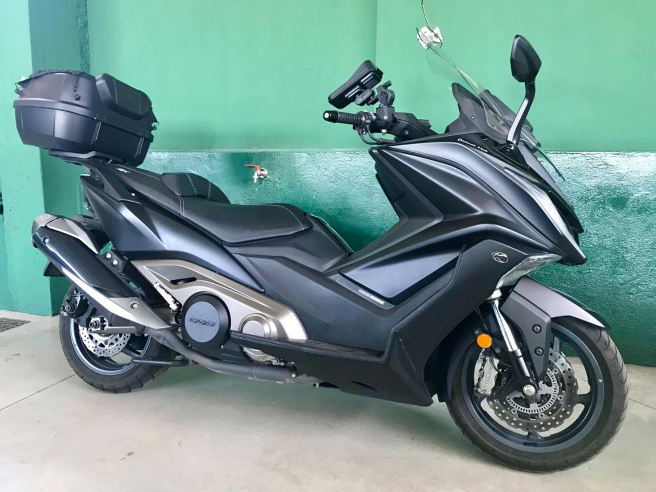 Kymco AK 550