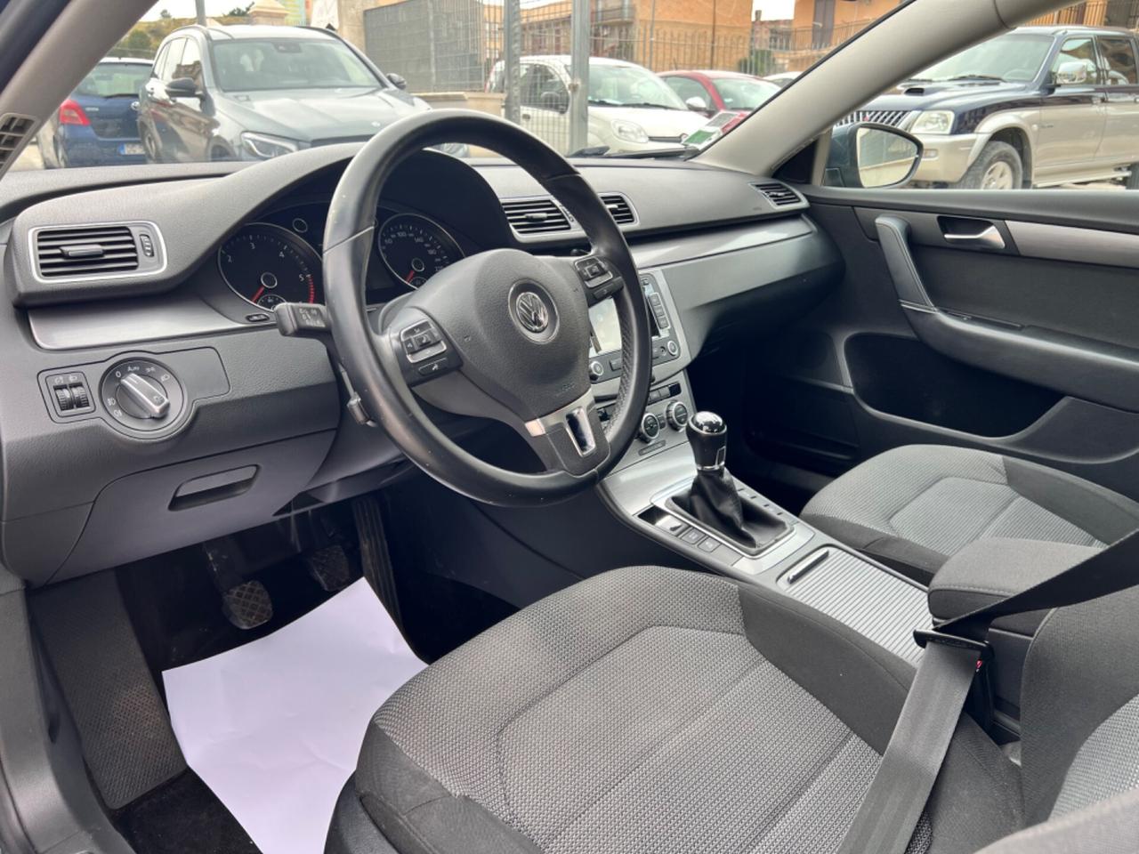 Volkswagen Passat 1.6 TDI Comfortline BlueM