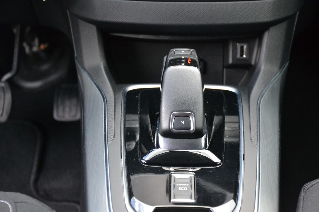 Peugeot 308 1.5 HDI 130CV AUTOM.+LED+NAVI+PDC+CRUISE+PRIVACY+