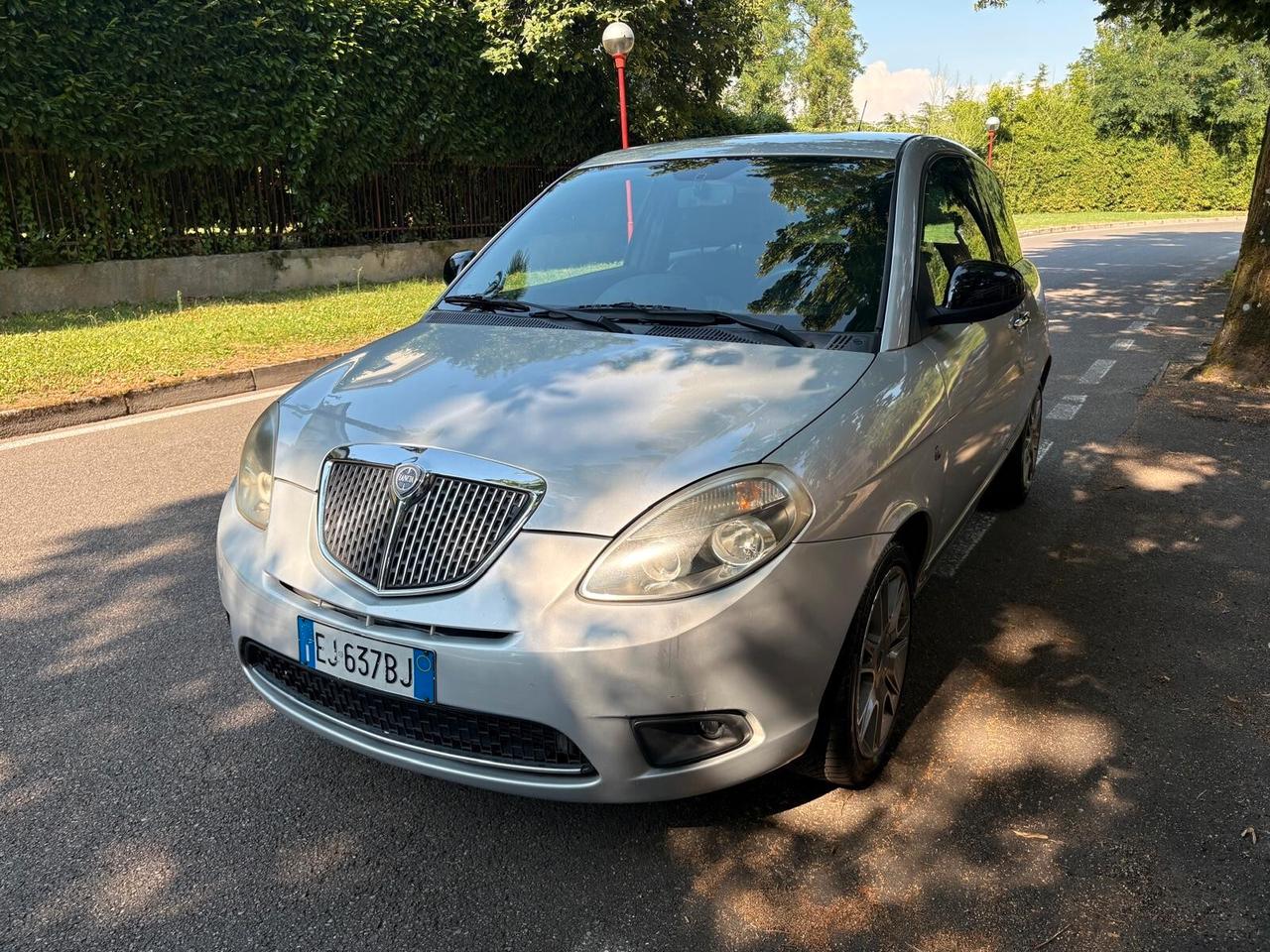 Lancia Ypsilon 1.2 69 CV 5 porte S&S Platinum km 85.000