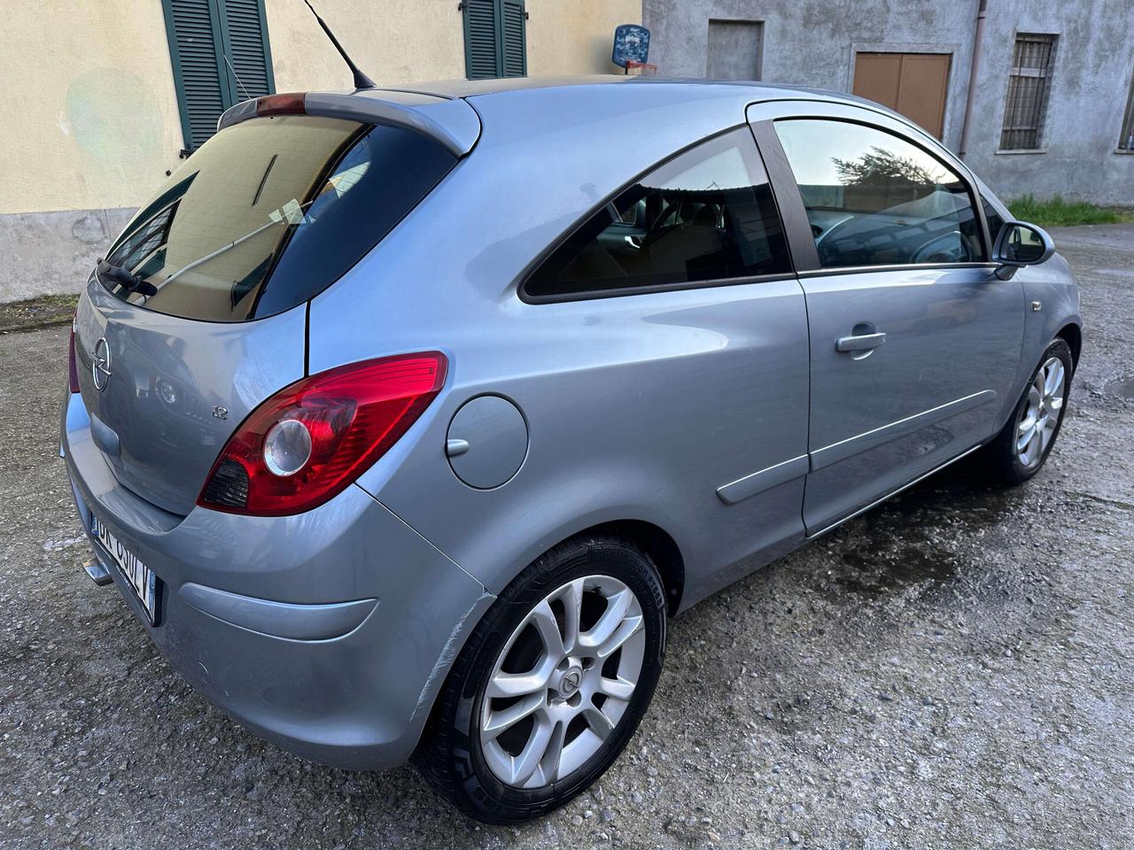 Opel Corsa 1.2 3 porte Enjoy