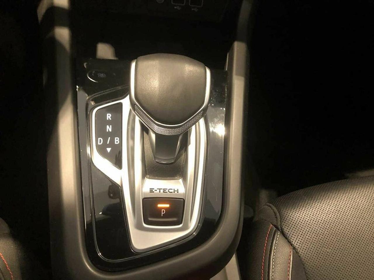 Renault Arkana 1.6 e-tech full hybrid r.s. line 145cv