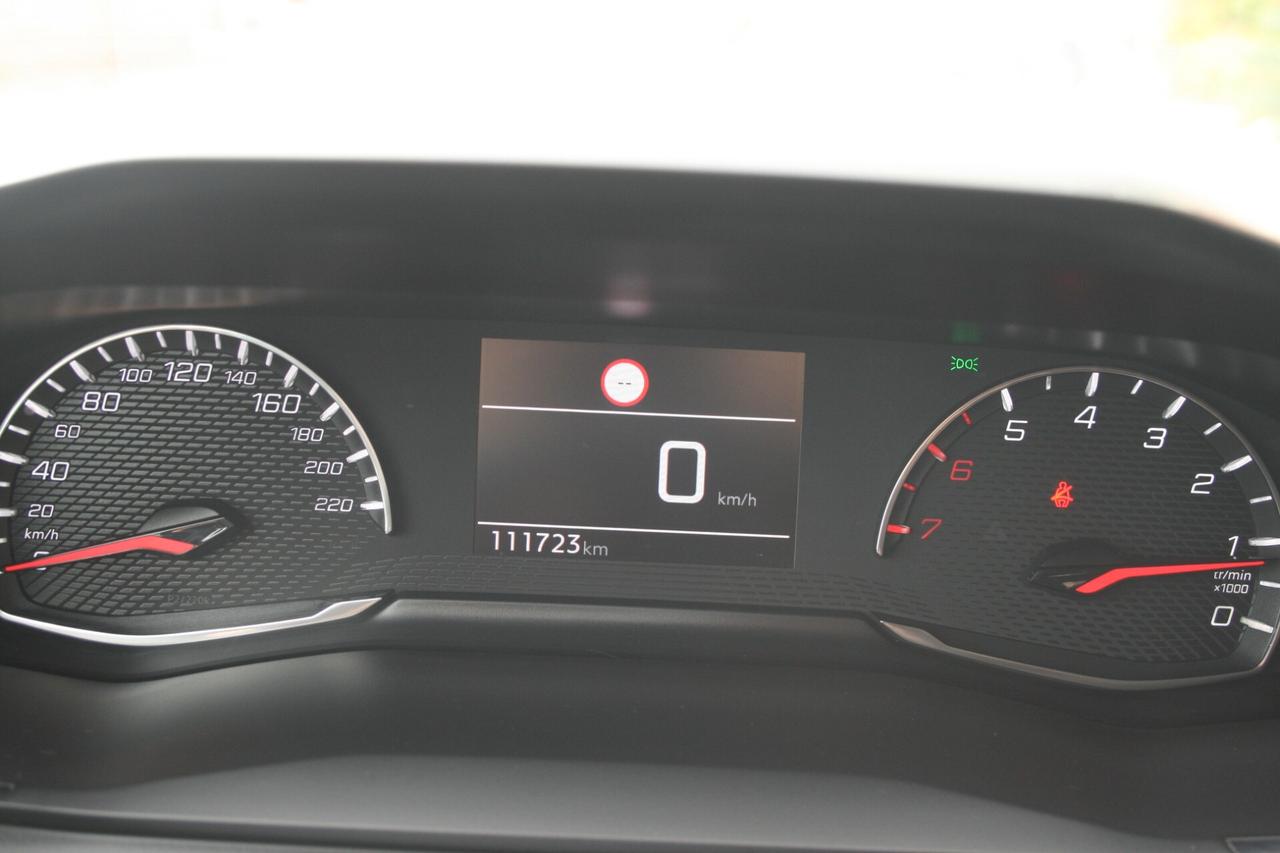 Peugeot 2008 BlueHDi 110 S&S Allure Pack