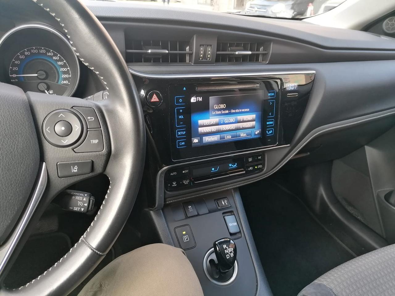 Toyota Auris Touring Sports 1.8 Hybrid Lounge