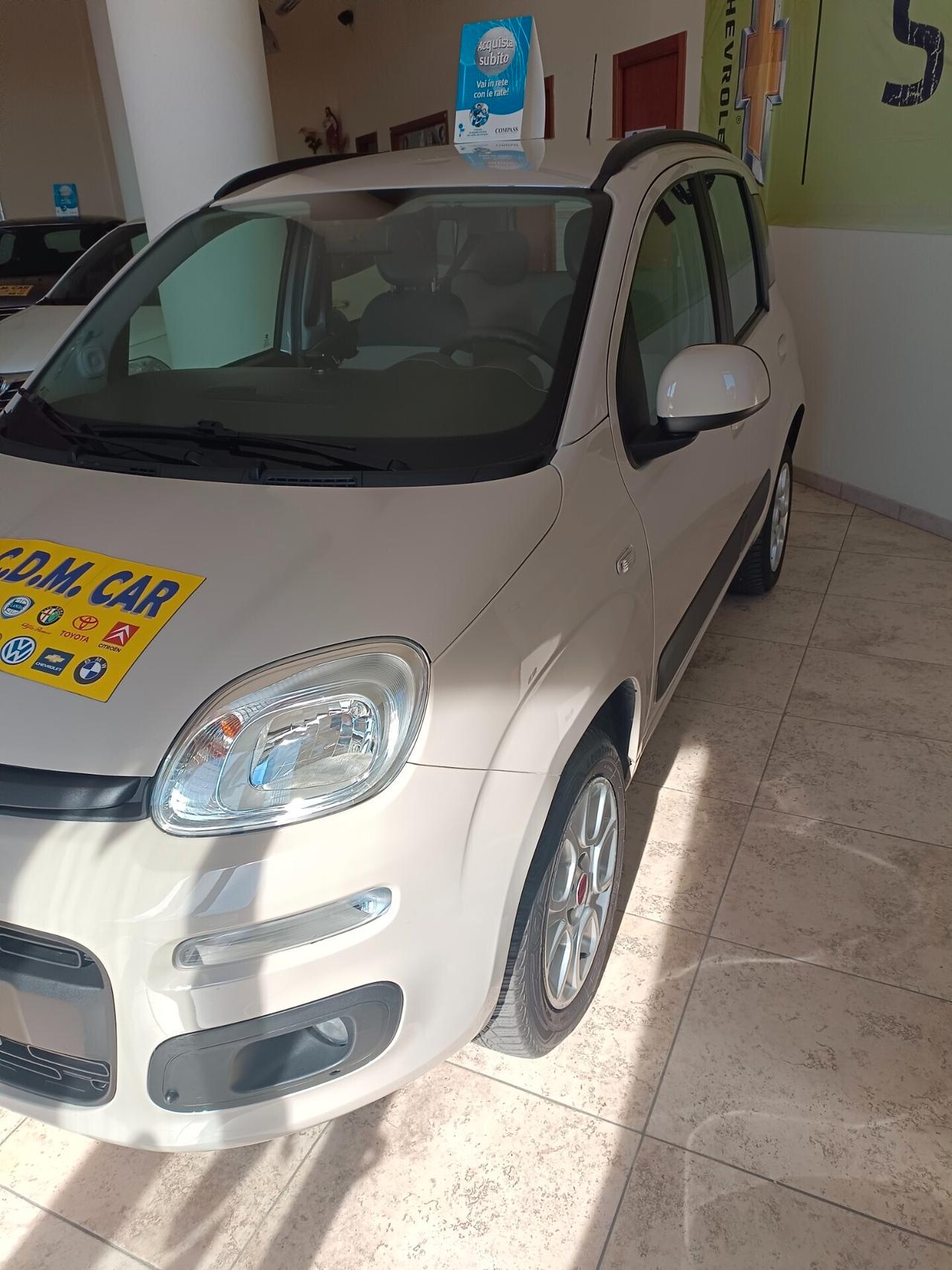 Fiat Panda versione lounge natural power
