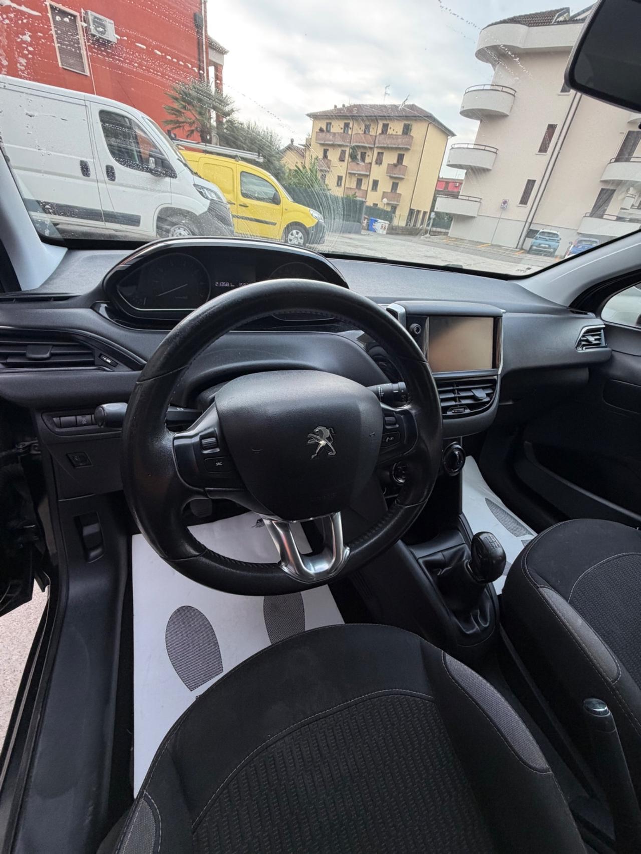 Peugeot 208 PureTech 82 5p. GPL Access