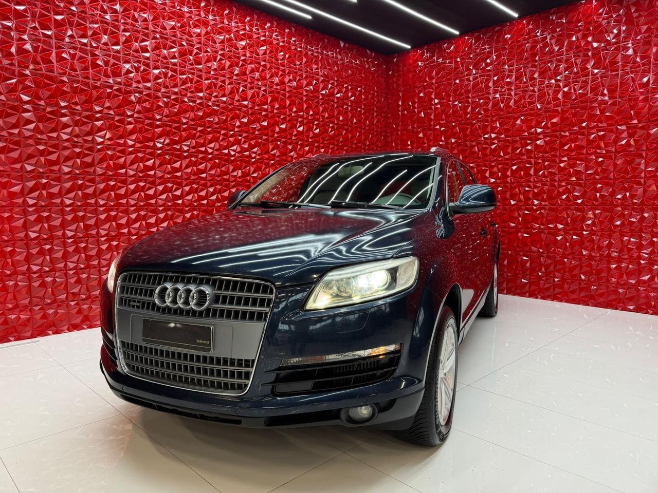 Audi Q7 3.0 V6 TDI 233CV quattro tiptronic 7 POSTI